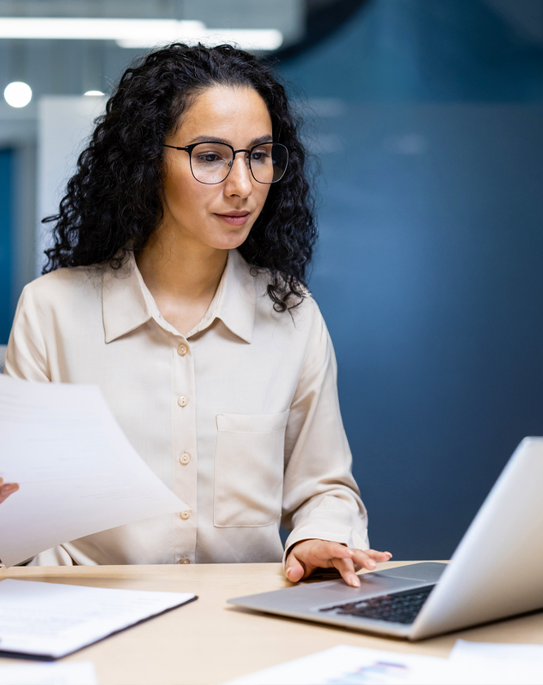 Woman using Dragon legal 16 or dragon legal anywhere