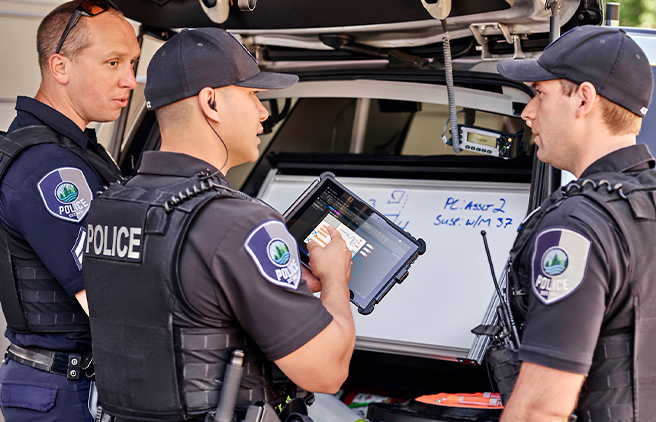 Policemen having a discussion